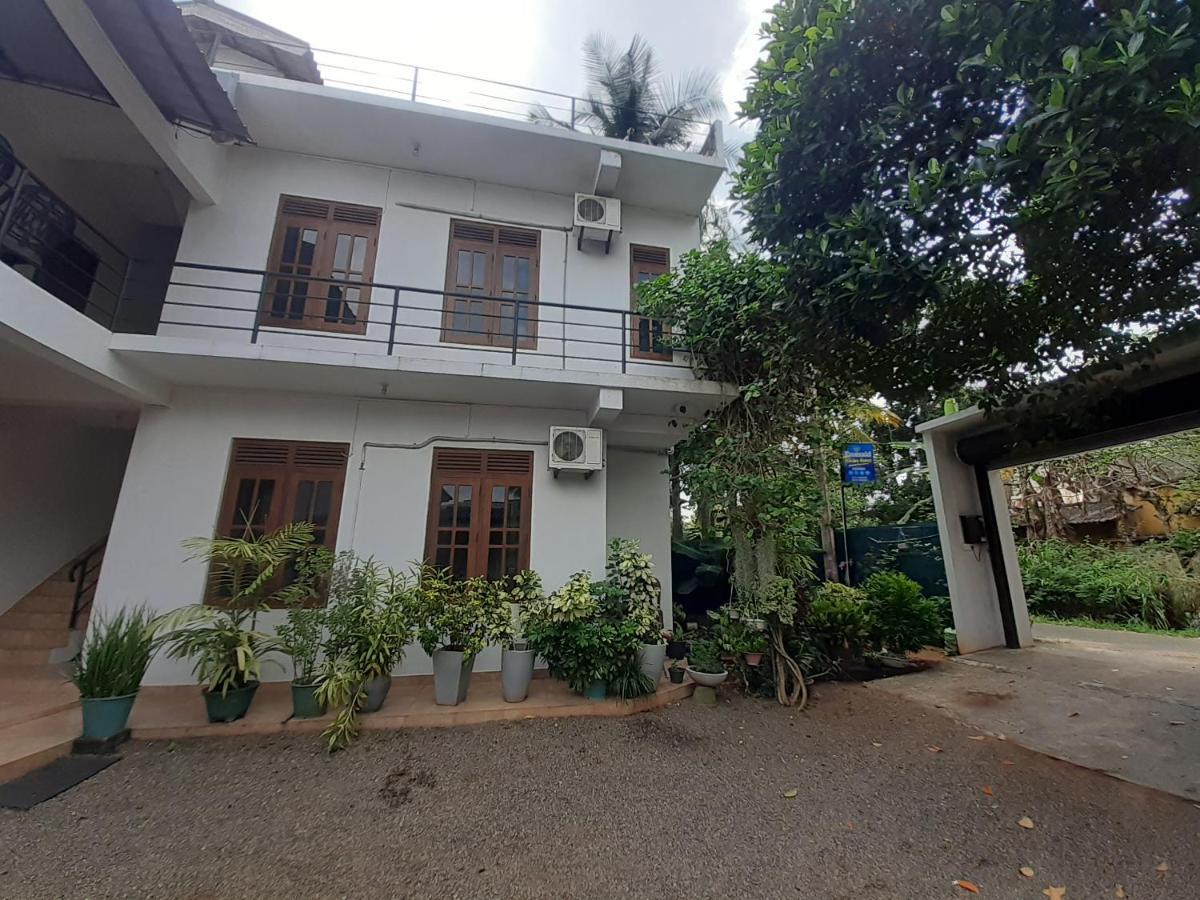 Emarald Holiday Homes Anuradhapura Exterior photo