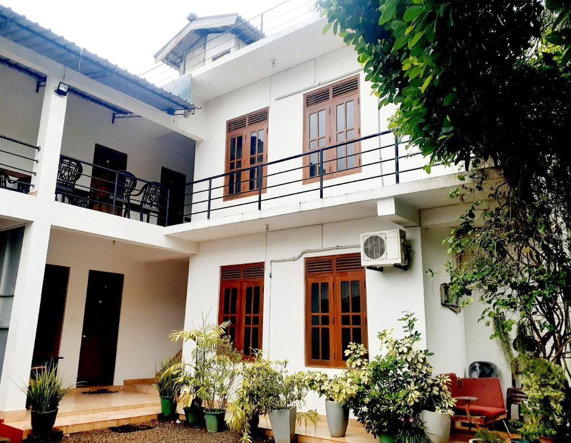 Emarald Holiday Homes Anuradhapura Exterior photo