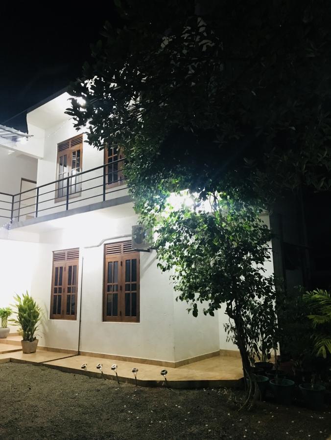 Emarald Holiday Homes Anuradhapura Exterior photo